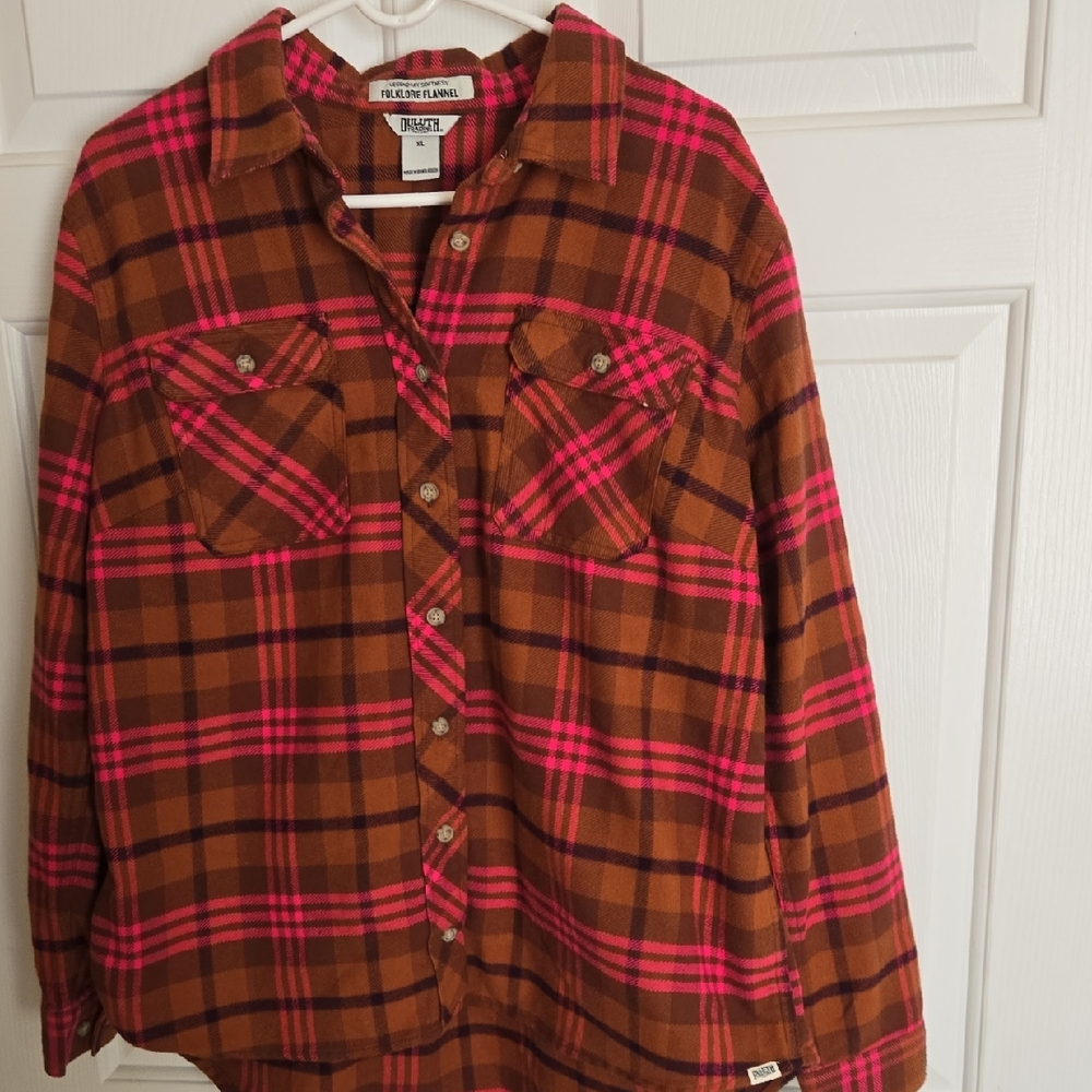 Duluth Trading Co Brown and Pink Plaid Button Down Shirt. Size XL.